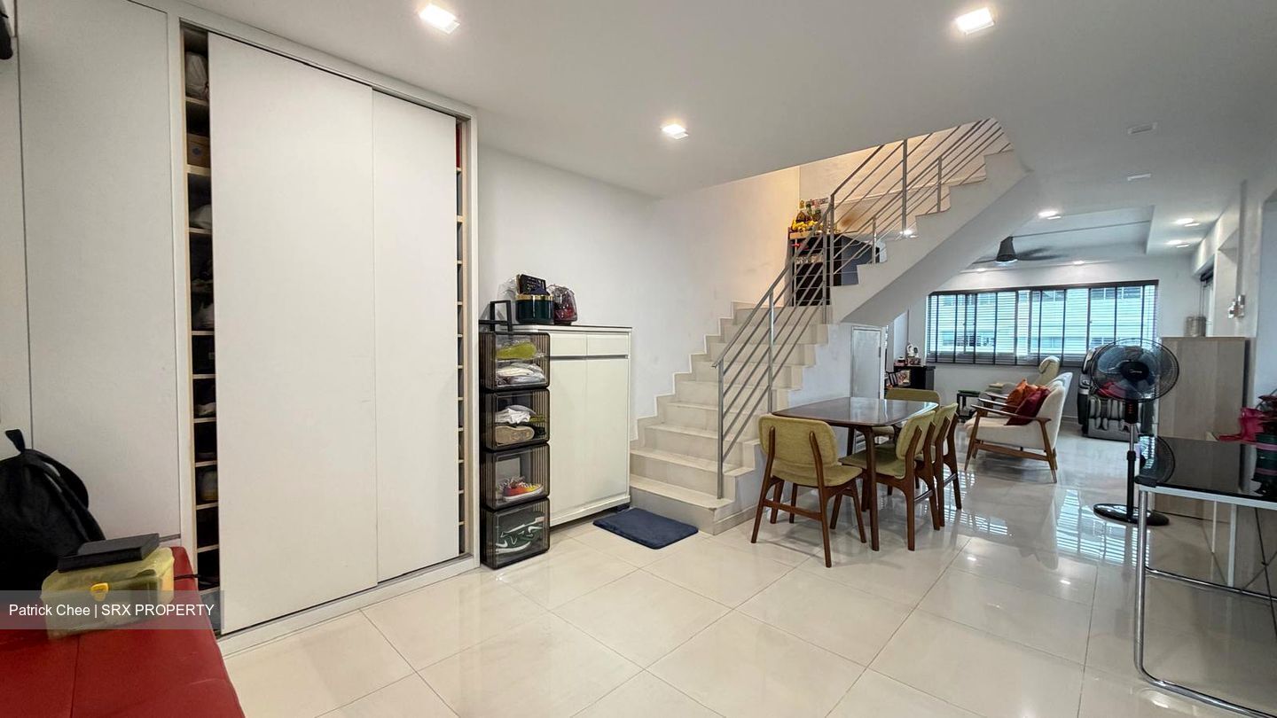 Blk 239 Bukit Panjang Ring Road (Bukit Panjang), HDB Executive #558575631